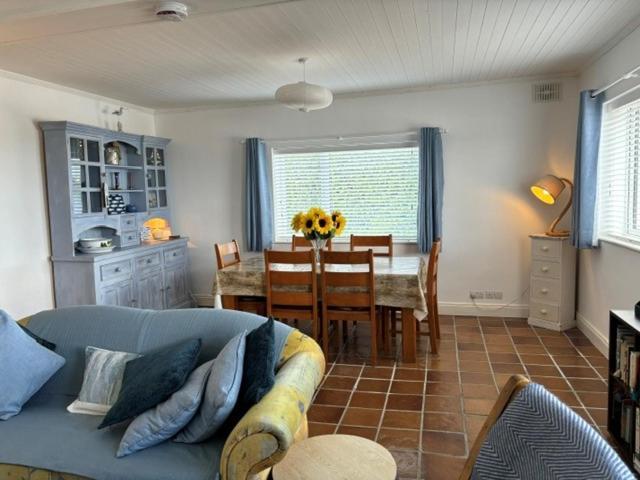 Beachcomber Cottages Ballyconneely Bilik gambar